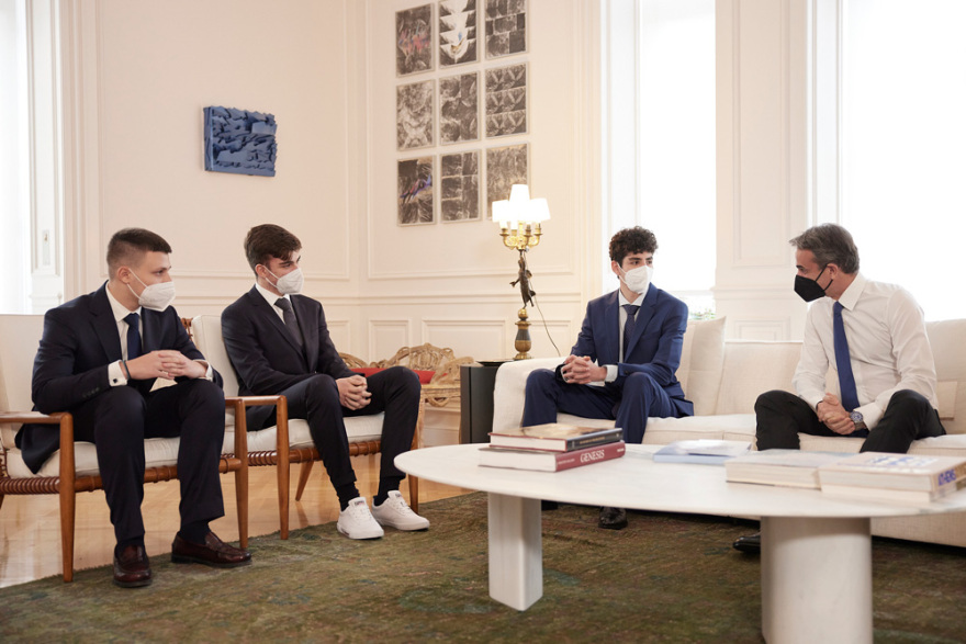 Μητσοτάκης σε μαθητές ομάδας ρομποτικής: Οι διακρίσεις σας πιστοποιούν το πόσο πολύ αγαπάτε αυτό που κάνετε