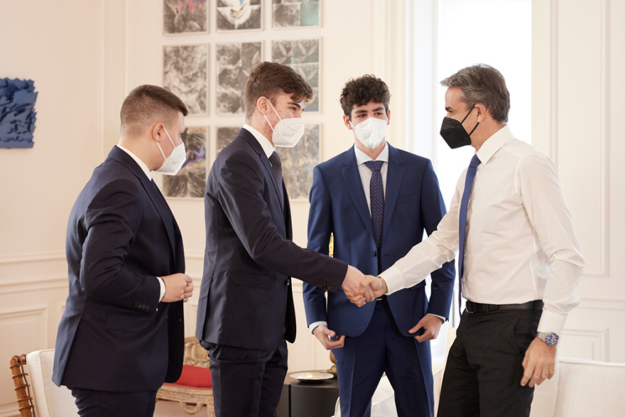 Μητσοτάκης σε μαθητές ομάδας ρομποτικής: Οι διακρίσεις σας πιστοποιούν το πόσο πολύ αγαπάτε αυτό που κάνετε