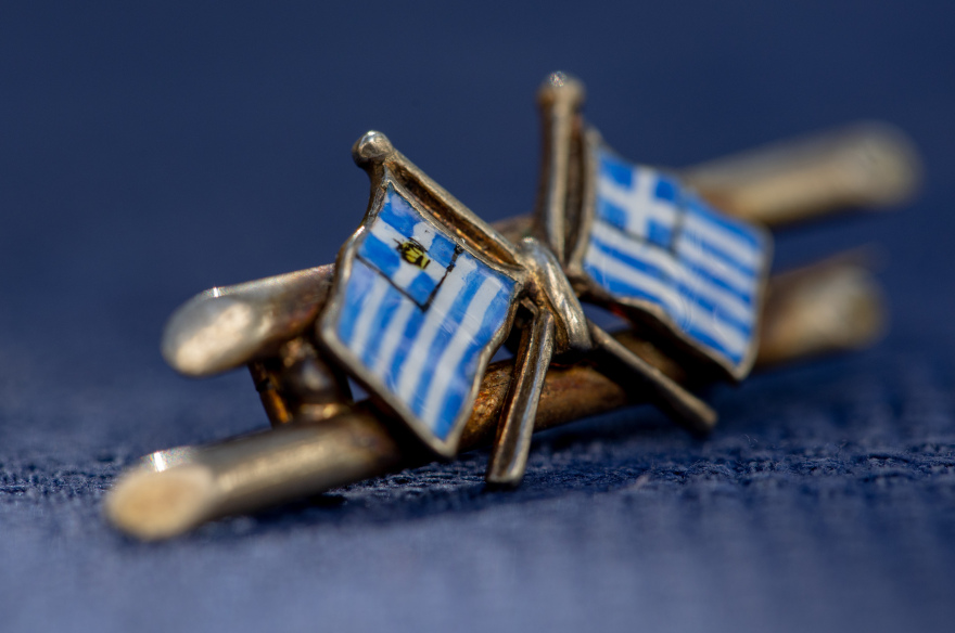 Flag of Greece: One Symbol - 200 Objects «‘Ενα Σύµβολο - 200 Αντικείµενα»