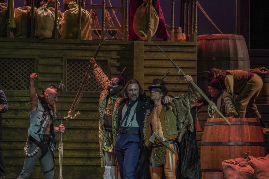 Το υπερσύγχρονο καράβι του Moby Dick «σαλπάρει» στη σκηνή του Christmas Theater