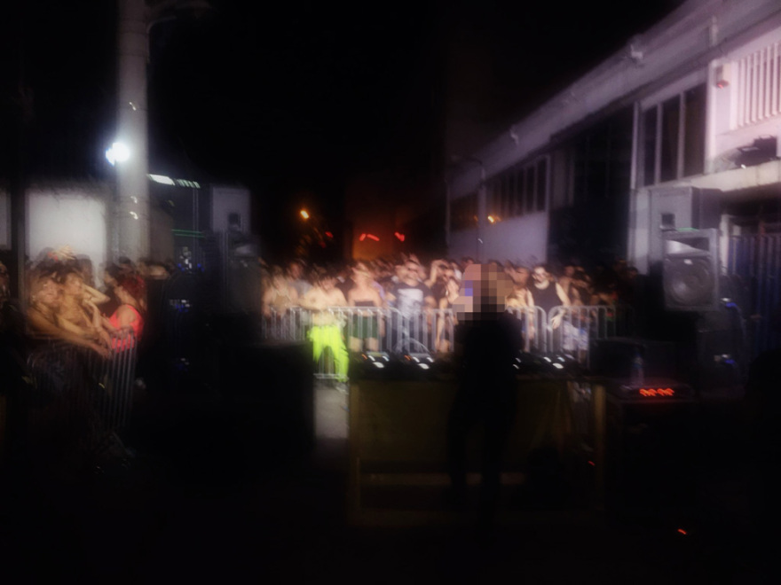 Τέσσερις νέες καταγγελίες για τον DJ που κατηγορείται για ομαδικά όργια με ανήλικες στις οποίες έδινε κοκαϊνη 