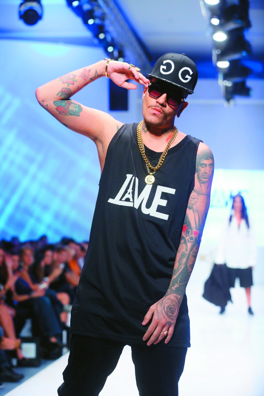 O πόλεμος των τράπερ: -Mαλώνεις ρε; -Mαλώνω -Τώρα δεν μαλώνω εγώ!