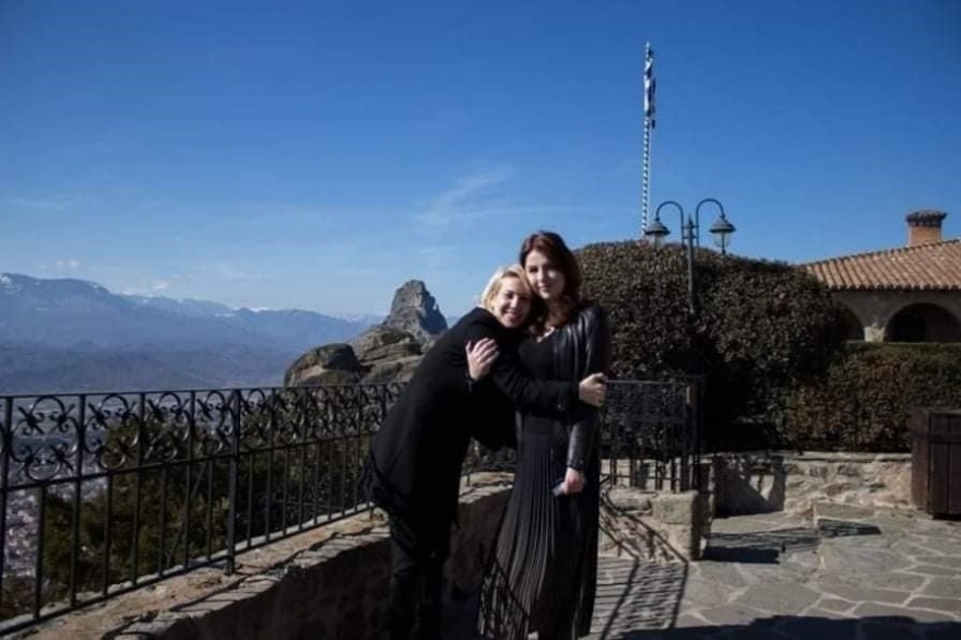 Η Κατερίνα Μονογυιού σε μοναστήρι στα Μετέωρα λίγο πριν συμπληρωθούν 30 ημέρες από τον θάνατο του αδελφού της