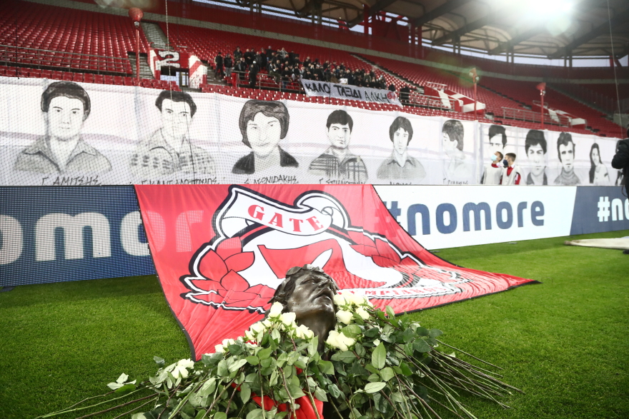 «Δάκρυσε» το Καραϊσκάκη για την τραγωδία της Θύρας 7 και τον Άλκη -Δείτε φωτογραφίες και βίντεο 