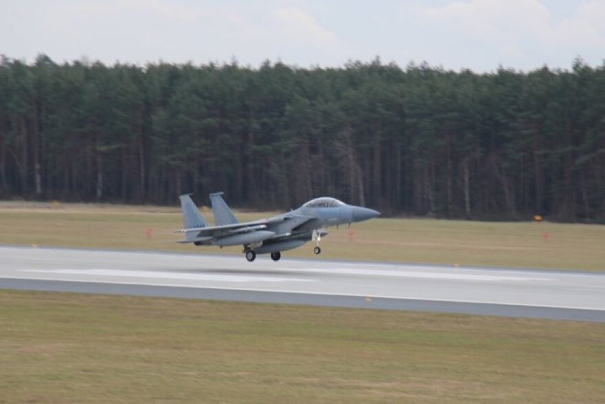 Κρίση στην Ουκρανία: Μετά τη Βαλτική, αμερικανικά F-15 προσγειώθηκαν και στην Πολωνία