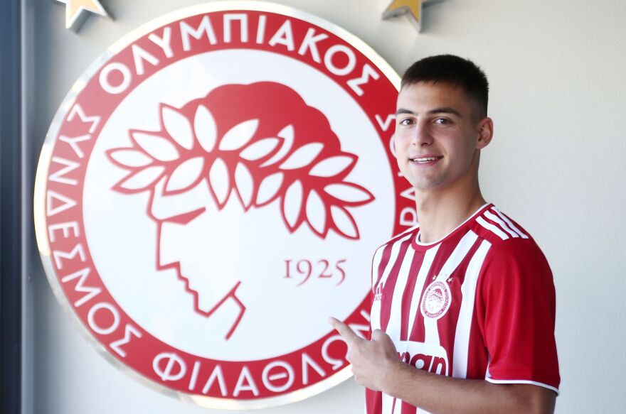 Νέα συμβόλαια για τον Κίτσο και άλλους 4 ποδοσφαιριστές της Κ-23 του Ολυμπιακού -Δείτε φωτογραφίες