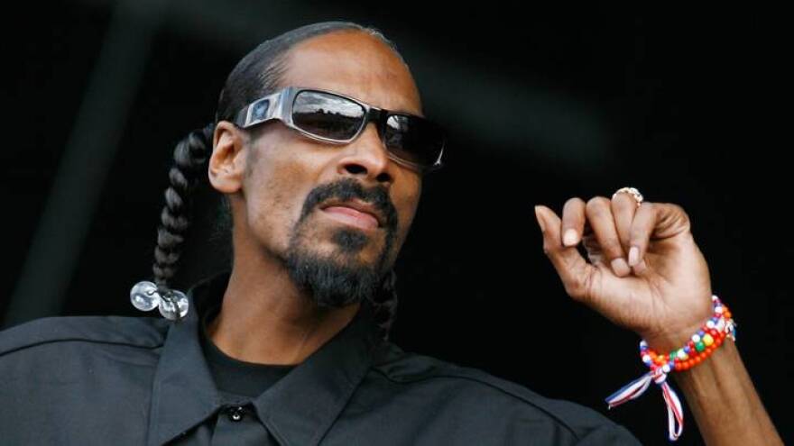 Βασίλισσα Ελισάβετ: Viral το βίντεο με τον Snoop Dogg να περιγράφει πώς τον «έσωσε»