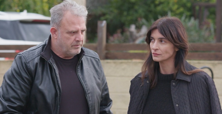 Η Γη της Ελιάς: Η Μαργαρίτα και ο Αλέξης αρνούνται να πιστέψουν πως ο Θεοδόσης τούς εγκατέλειψε για δεύτερη φορά