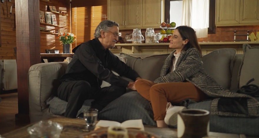 Η Γη της Ελιάς: Η Μαργαρίτα και ο Αλέξης αρνούνται να πιστέψουν πως ο Θεοδόσης τούς εγκατέλειψε για δεύτερη φορά