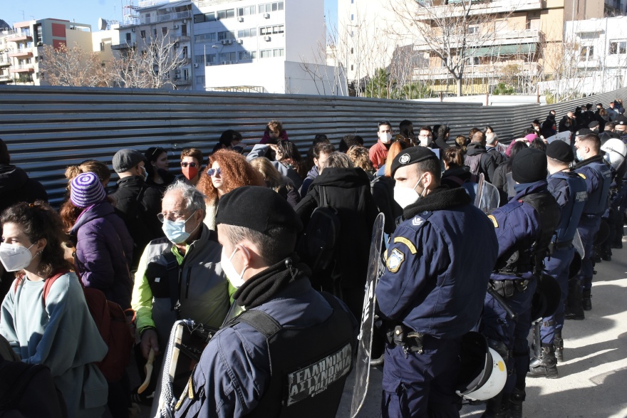 Εξετάζεται η διακοπή της δίκης του Δημήτρη Λιγνάδη για τον Μάρτιο