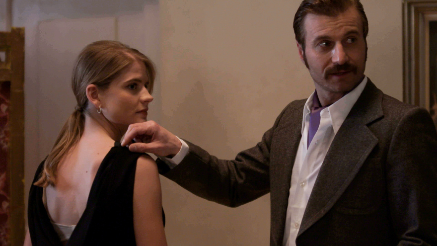 Άγριες Μέλισσες: Ο Πέτρος δέχεται στο γραφείο του μια επίσκεψη που θα τον βάλει σε μεγάλους μπελάδες