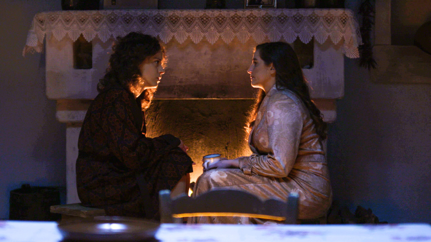 Άγριες Μέλισσες: Ο Πέτρος δέχεται στο γραφείο του μια επίσκεψη που θα τον βάλει σε μεγάλους μπελάδες