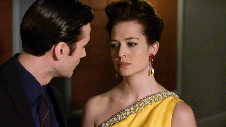 Άγριες Μέλισσες: Ο Πέτρος δέχεται στο γραφείο του μια επίσκεψη που θα τον βάλει σε μεγάλους μπελάδες