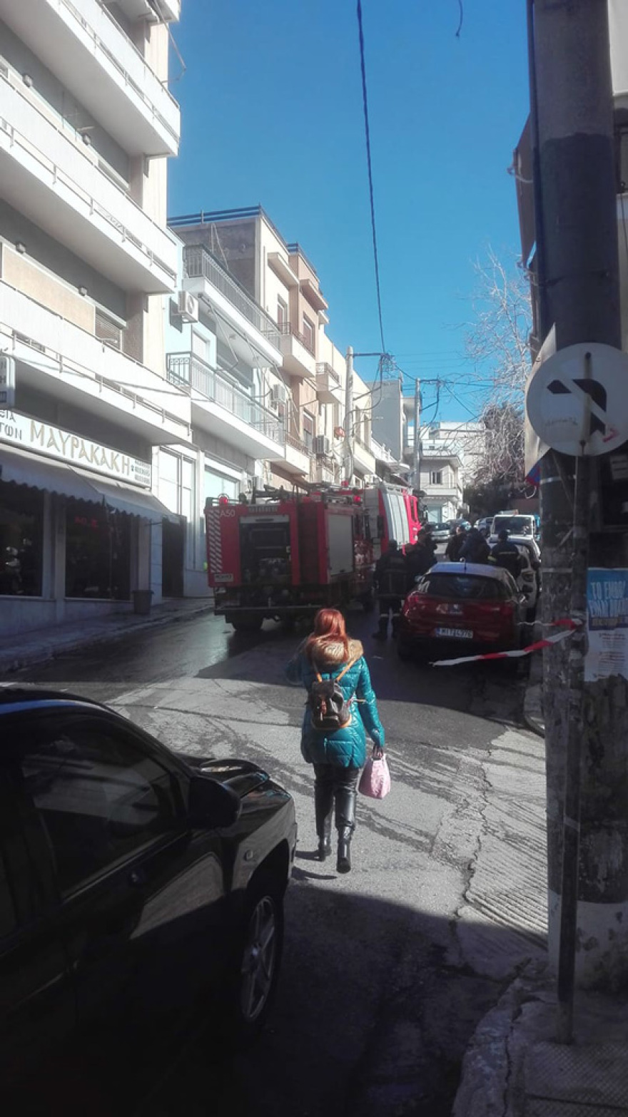 Φωτιά τώρα σε ξυλουργείο στον Πειραιά