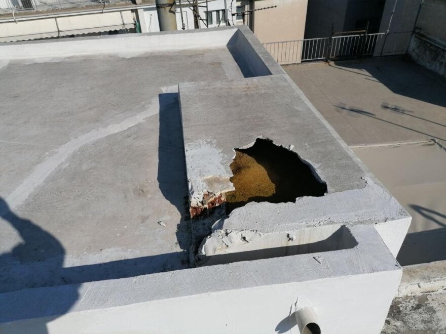 Σύγχρονη «Μήδεια» στην Κυψέλη: Ανατριχιαστικές εικόνες από τη λάρνακα που έθαψαν τον 7χρονο και την εργαλειοθήκη