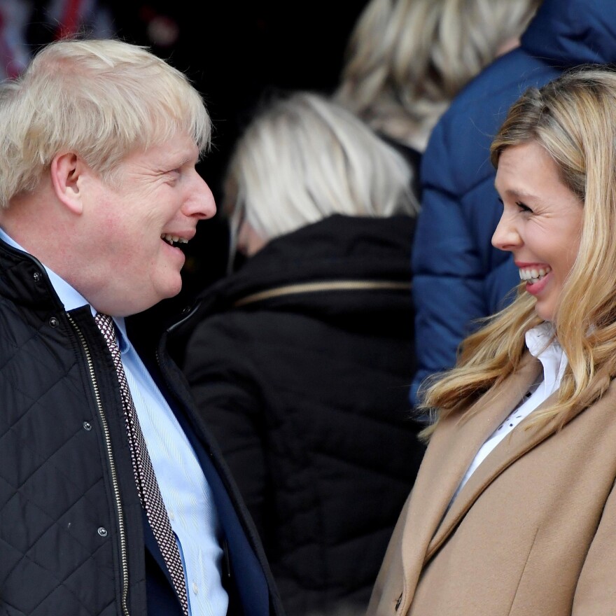 Η μοιραία Κάρι Τζόνσον και η αυλή της: Όλα τα άπλυτα της «Λαίδη Μπόρις» στη φόρα