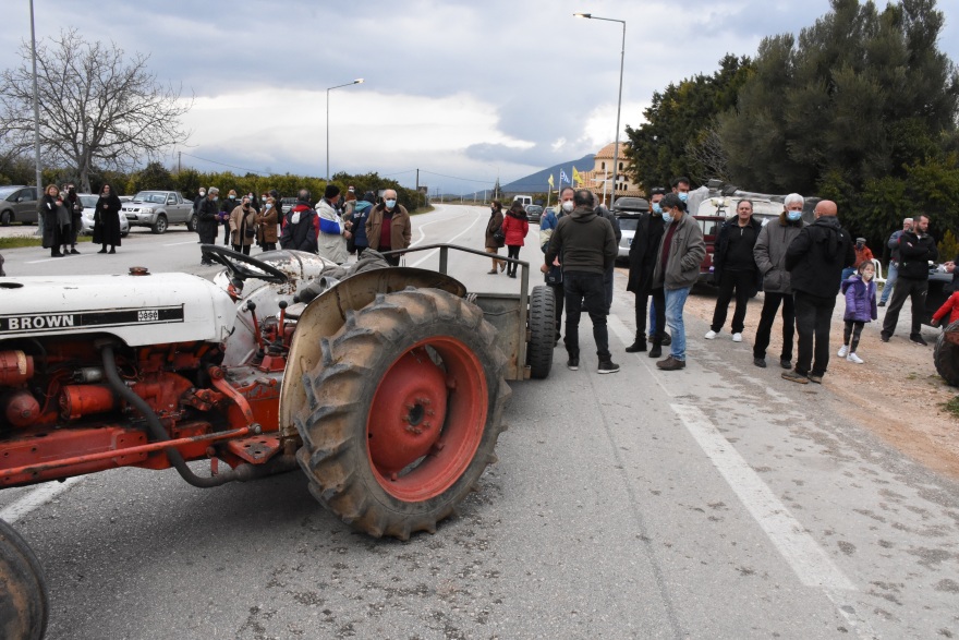 Λάρισα: Κλιμακώνουν τις κινητοποιήσεις οι αγρότες των μπλόκων, ζητούν συνάντηση με Μητσοτάκη - Δείτε βίντεο