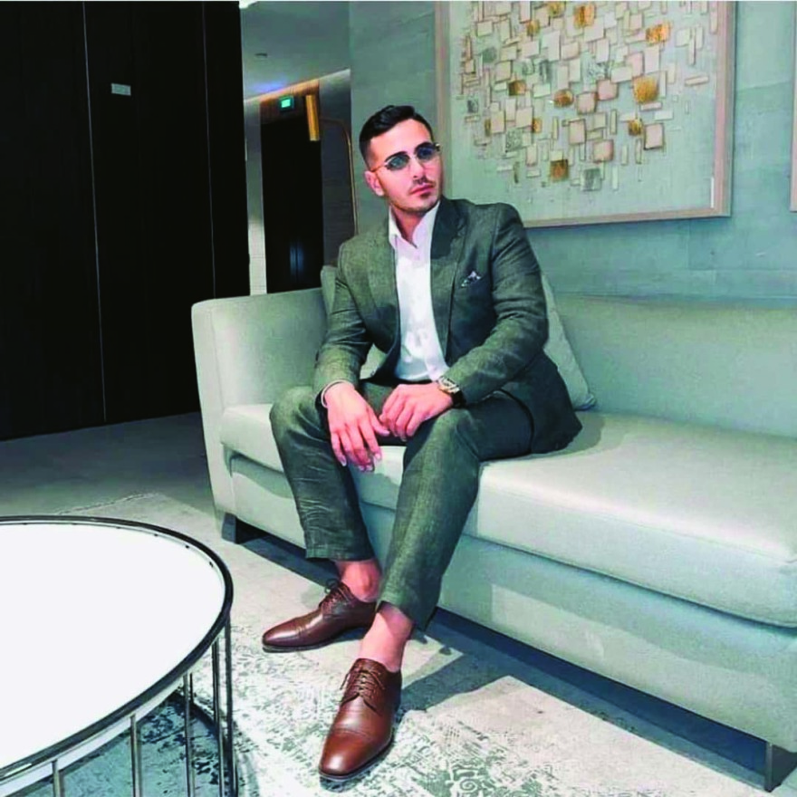 O απατεώνας του Tinder: Βίλα στην Εκάλη, σουίτα στο Royal Mykonian, κελί στον Κορυδαλλό