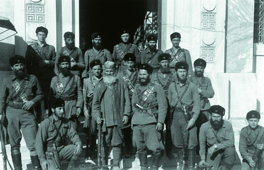 Διονύσης Χαριτόπουλος: Οι άγνωστες ιστορίες για τον Άρη Βελουχιώτη και τους αντάρτες του