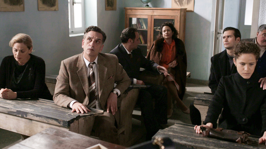 Άγριες Μέλισσες: Οι αρραβώνες του Νικηφόρου και της Ρένας οδηγούνται σε καταστροφή