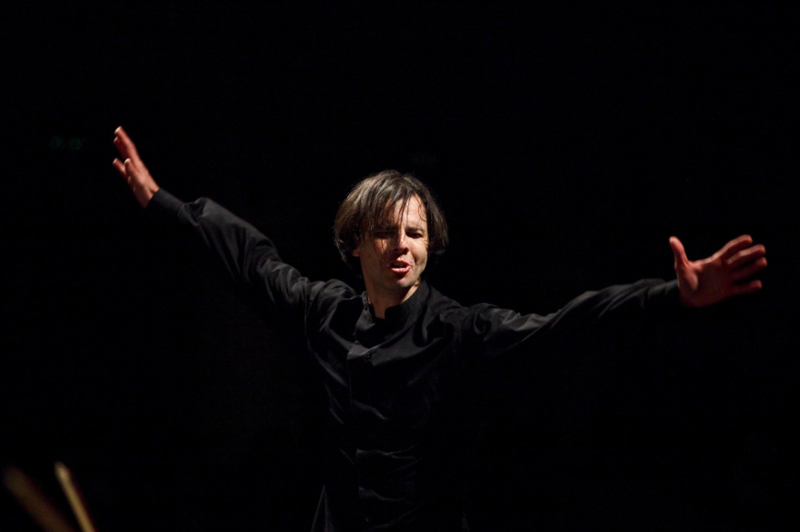 Θεόδωρος Κουρεντζής: Ο ροκ σταρ του πόντιουμ 