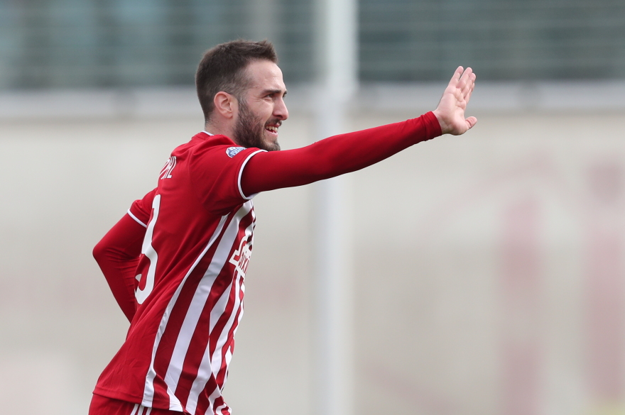 Ο Φορτούνης σκόραρε στην επιστροφή του με τον Ολυμπιακό Β' και αφιέρωσε το γκολ στη σύζυγο και το παιδί τους