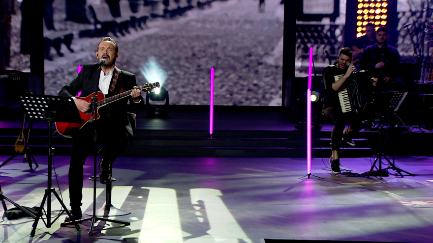 Το «Σπίτι με το MEGA» υποδέχεται τον Κώστα Μακεδόνα