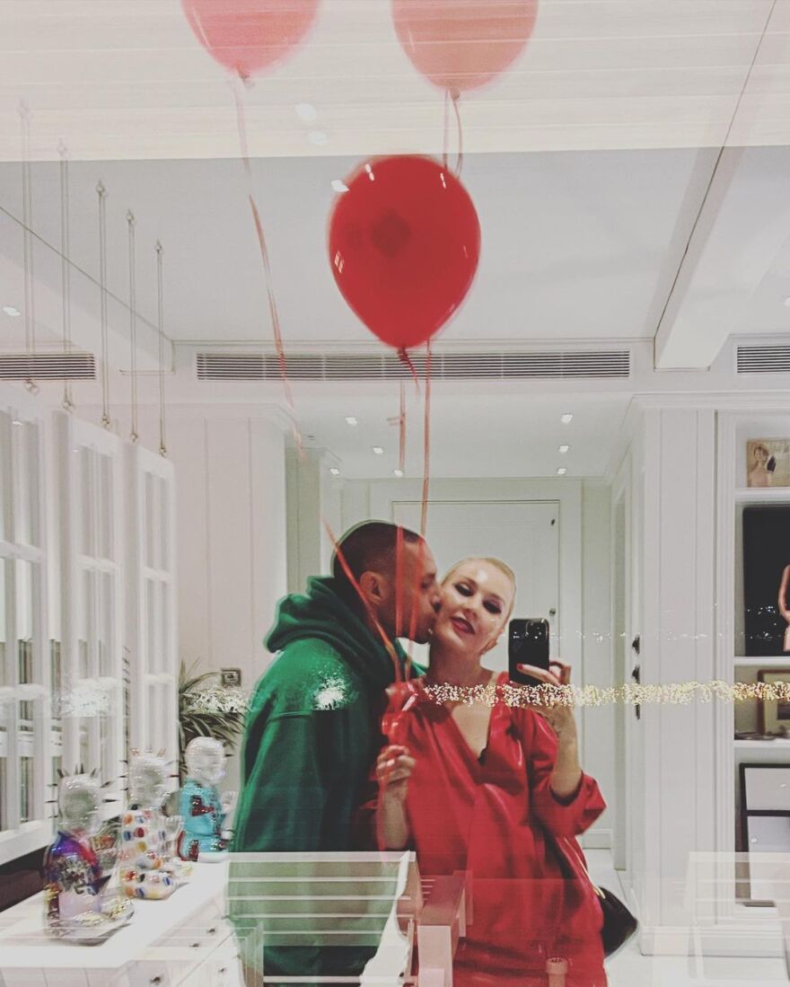 Τάμτα: Κοινοποίησε για πρώτη φορά φωτογραφία με τον Πάρι Κασιδόκωστα