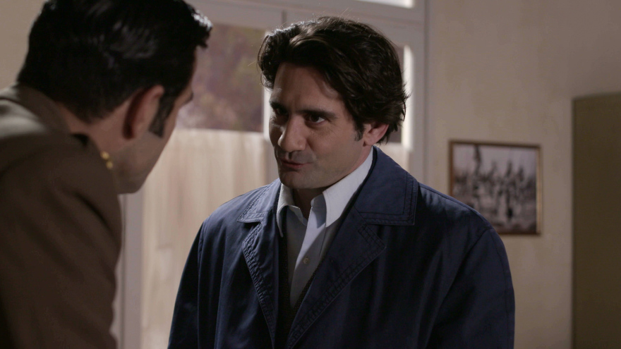 Άγριες Μέλισσες: Ο Πέτρος υποψιάζεται πως ο Ζάχος έκλεισε την εφημερίδα του και τον αντιμετωπίζει ευθέως