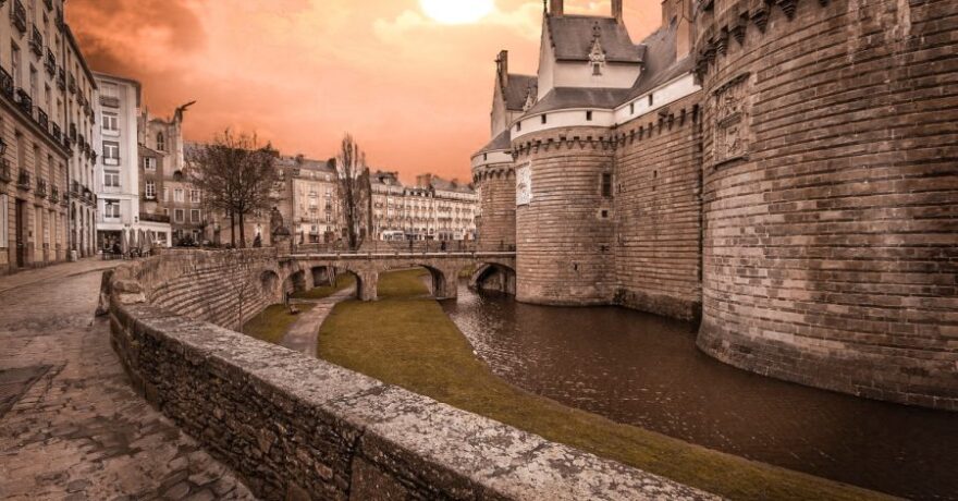 Ετοιμάζουμε βαλίτσες: Αυτοί είναι οι πιο hot προορισμοί για το 2022 στη Γαλλία