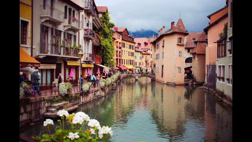 Ετοιμάζουμε βαλίτσες: Αυτοί είναι οι πιο hot προορισμοί για το 2022 στη Γαλλία