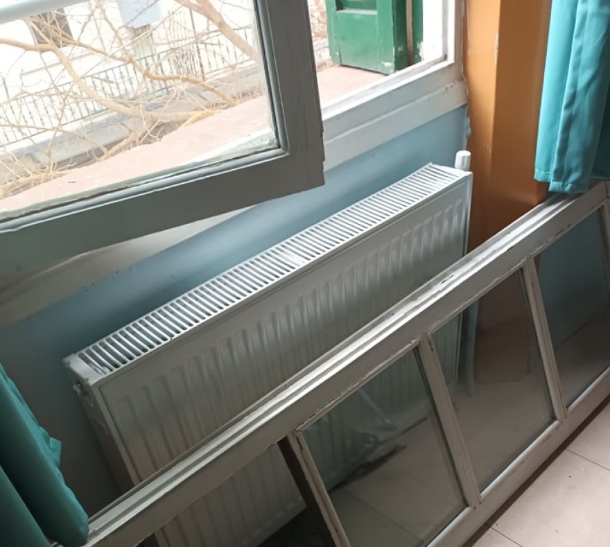 Τρόμος σε σχολείο της Θεσσαλονίκης: Ξηλώθηκε κούφωμα κι έσπασε τζαμαρία σε τάξη