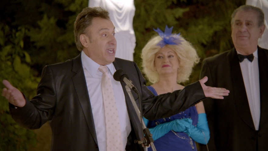 Συμπέθεροι απ' τα Τίρανα: Η Πένη με τον Μπουκουράν αγωνιούν μήπως αποκαλυφθεί το μυστικό τους