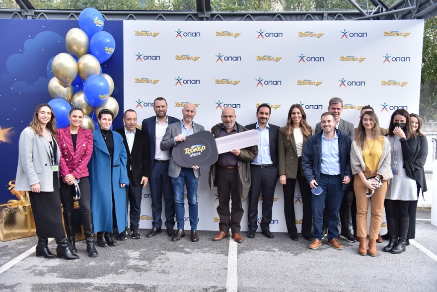 ΤΖΟΚΕΡ Stars: Ο μεγάλος νικητής φεύγει για βόλτες πολλών αστέρων