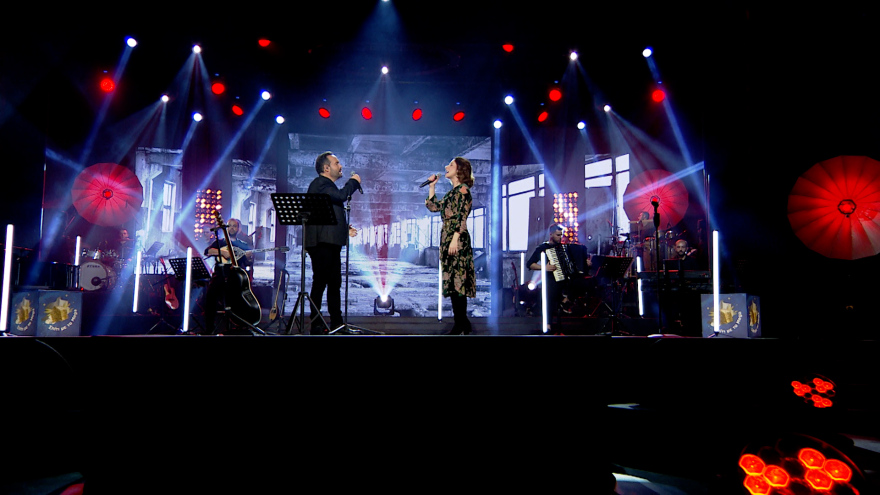 Σπίτι με το Mega με τον Κώστα Μακεδόνα:  Από το «Μόνο μια φορά» στο σήμερα