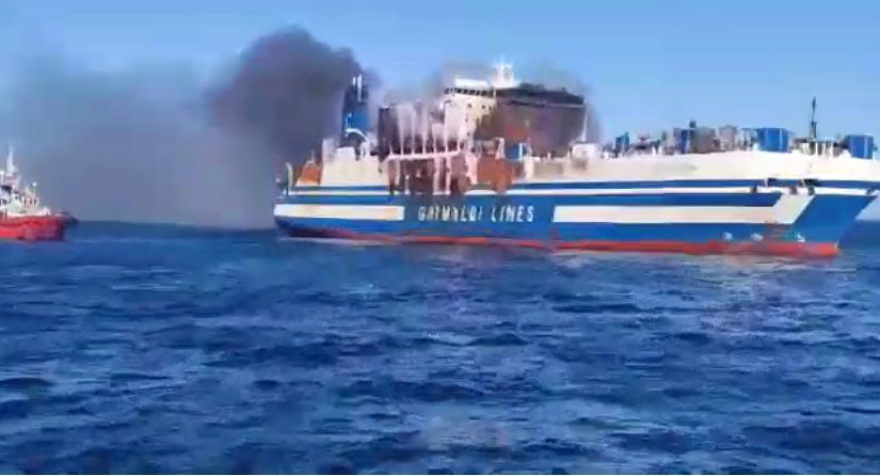 Euroferry Olympia: Στην Κέρκυρα οι συγγενείς των Ελλήνων αγνοουμένων παρακολουθούν με αγωνία τις έρευνες 