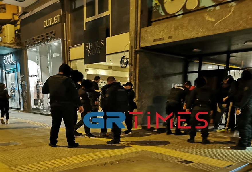 Θεσσαλονίκη: Επεισόδιο με επίθεση σε λεωφορείο στο κέντρο-12 προσαγωγές