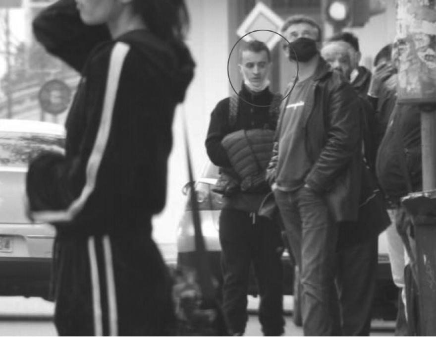 Δείτε πώς δρούσαν οι πορτοφολάδες που «ξάφριζαν» επιβάτες στα μέσα μεταφοράς - Αποκαλυπτικές φωτογραφίες