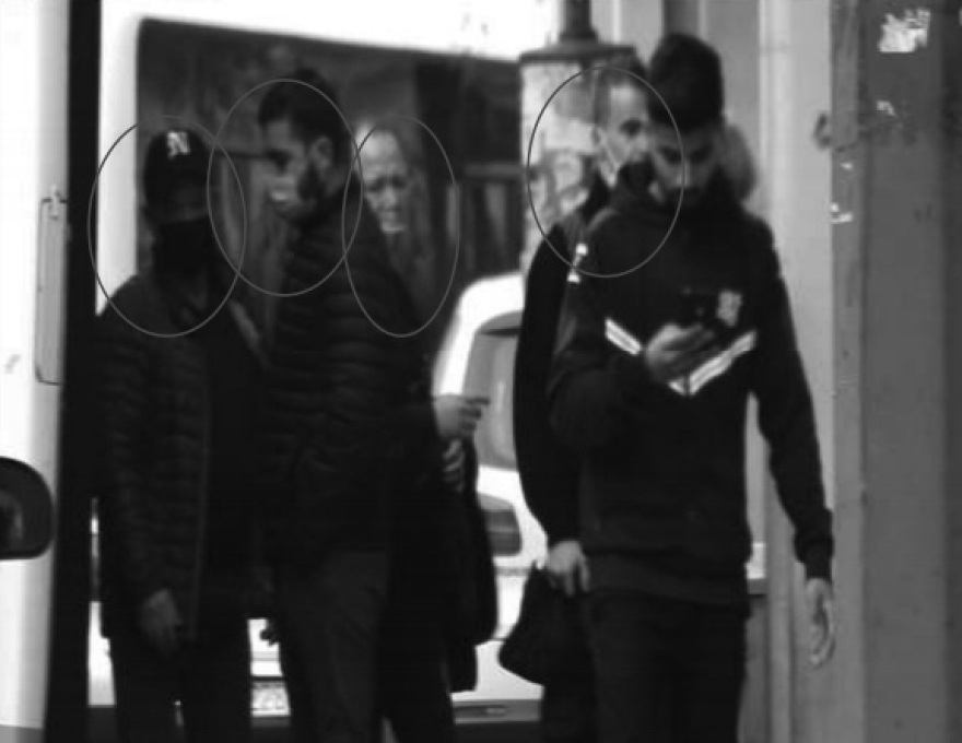 Δείτε πώς δρούσαν οι πορτοφολάδες που «ξάφριζαν» επιβάτες στα μέσα μεταφοράς - Αποκαλυπτικές φωτογραφίες