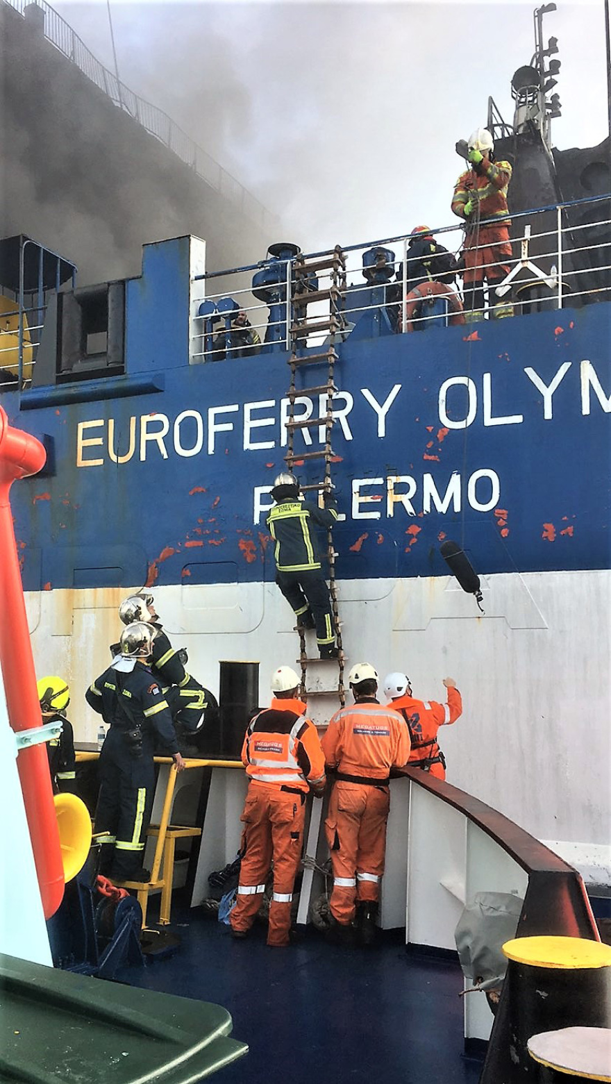 Euroferry Olympia: Μάχη με τον χρόνο, τις φλόγες και τα τοξικά αέρια για τον εντοπισμό δέκα αγνοουμένων