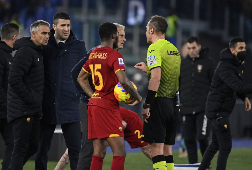 Ο Μουρίνιο αποβλήθηκε και φώναζε στον διαιτητή: «Σε έστειλε εδώ η Γιουβέντους επίτηδες»