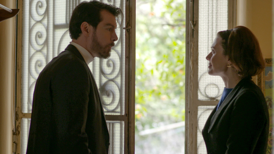 Άγριες Μέλισσες: Το μυστικό της Ελένης κινδυνεύει να αποκαλυφθεί