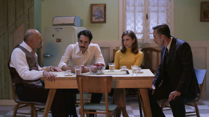 Άγριες Μέλισσες: Το μυστικό της Ελένης κινδυνεύει να αποκαλυφθεί