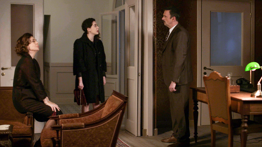 Άγριες Μέλισσες: Το μυστικό της Ελένης κινδυνεύει να αποκαλυφθεί