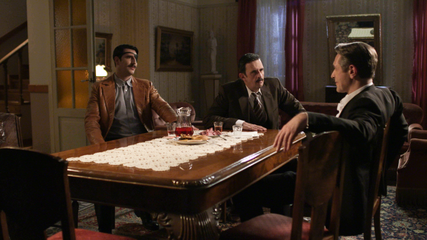 Άγριες Μέλισσες: Το μυστικό της Ελένης κινδυνεύει να αποκαλυφθεί