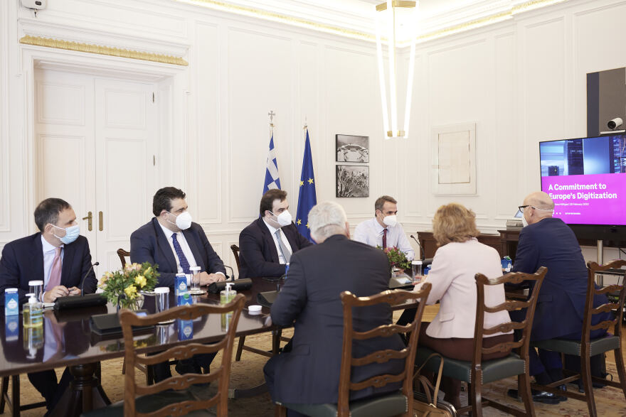 Συνάντηση Μητσοτάκη με τον CEO της Deutsche Teleκom: Στο επίκεντρο η επένδυση των 3 δισ. και οι ευκαιρίες στη χώρα μας