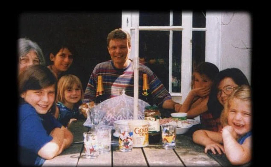 «158 κηλίδες αίματος»: Το έγκλημα που σόκαρε τους Βρετανούς παραμένει ανεξιχνίαστο εδώ και 25 χρόνια