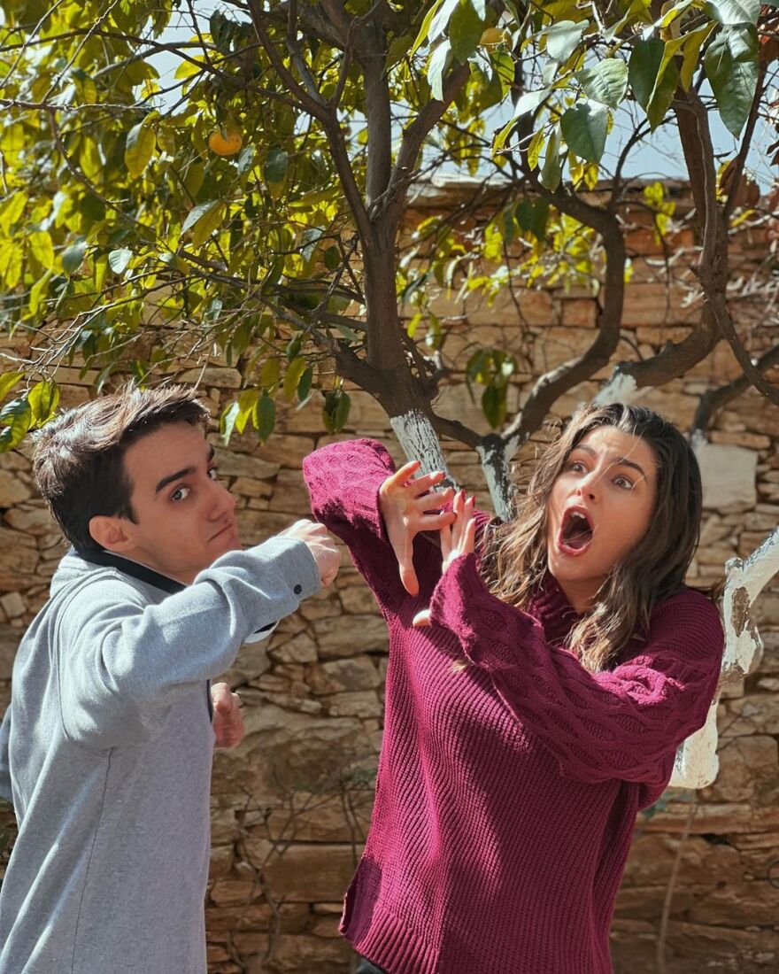 Σασμός: Με μία σειρά φωτογραφιών, η Δανάη Παππά περιγράφει τη σχέση Θοδώρας - Μανώλη