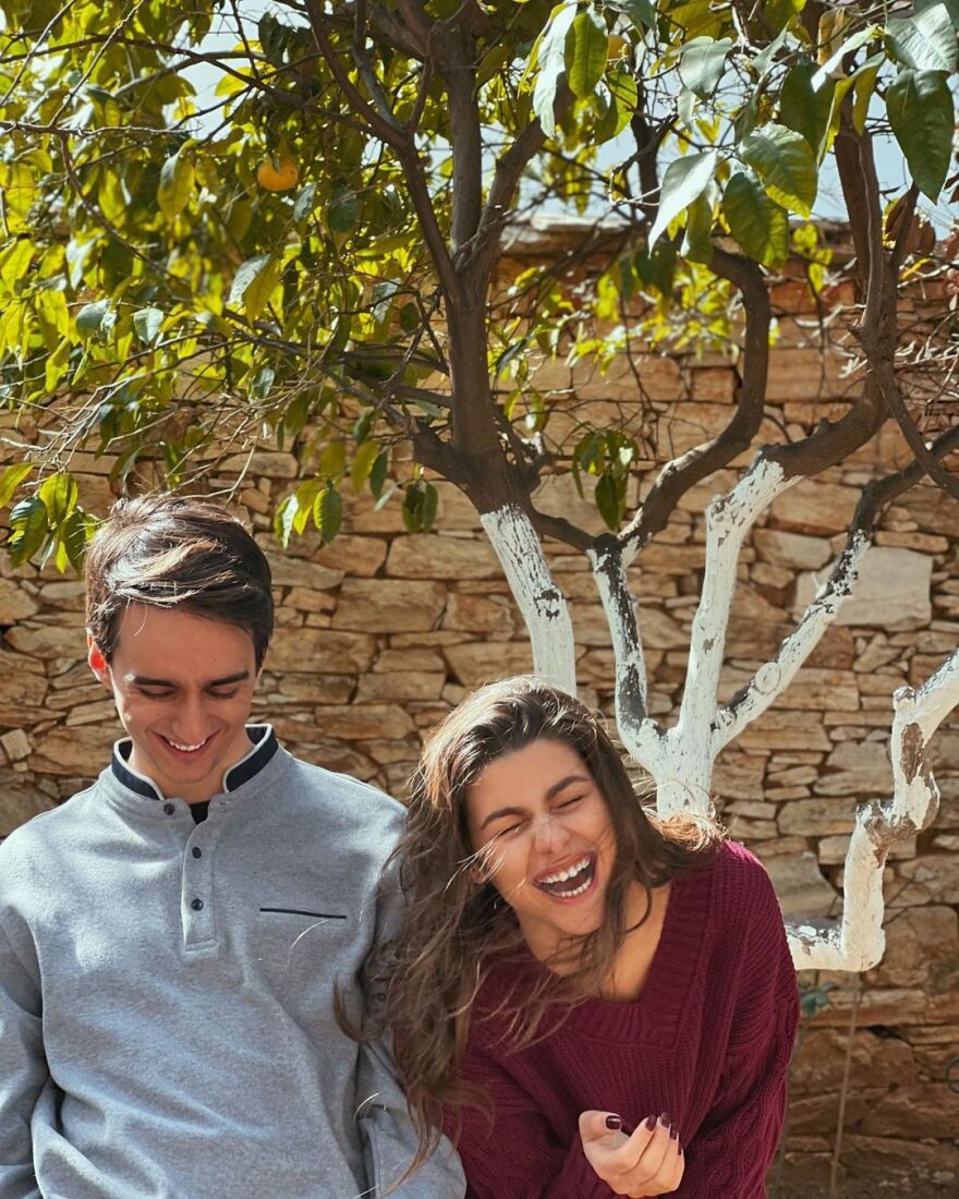 Σασμός: Με μία σειρά φωτογραφιών, η Δανάη Παππά περιγράφει τη σχέση Θοδώρας - Μανώλη