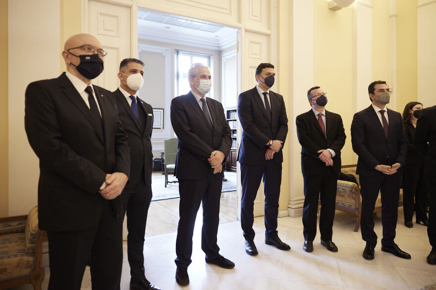 Μητσοτάκης από Ρουμανία: Η ουκρανική κρίση αφορά όλους μας - Καμία αλλαγή συνόρων με τη βία δεν μπορεί να γίνει ανεκτή 